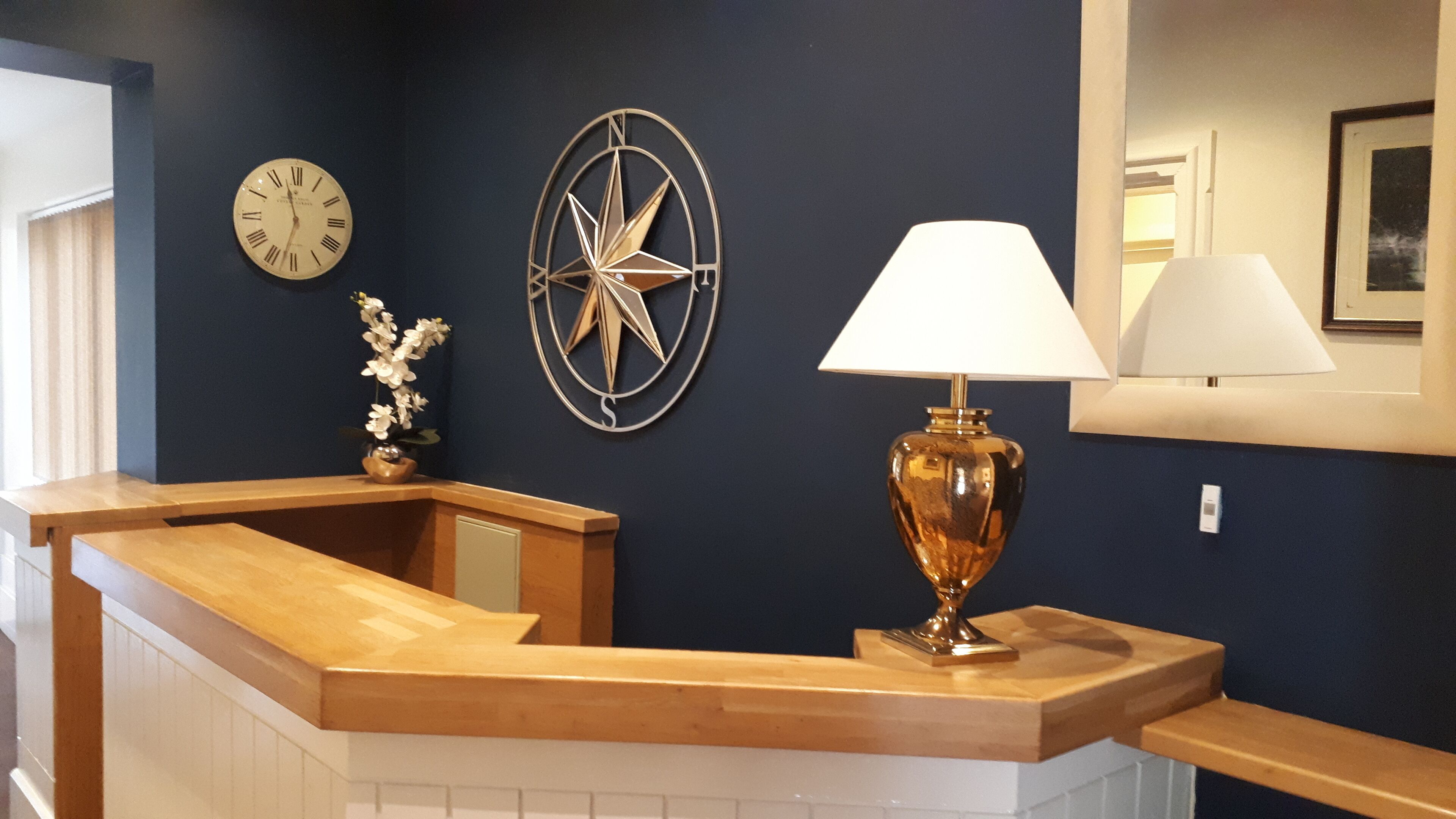 Photo - Mount Stuart Hotel