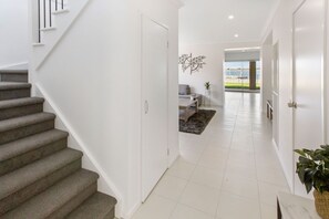 Interior - Captains Hideaway - Holiday with water views and modern luxury amenities (Paynesville)