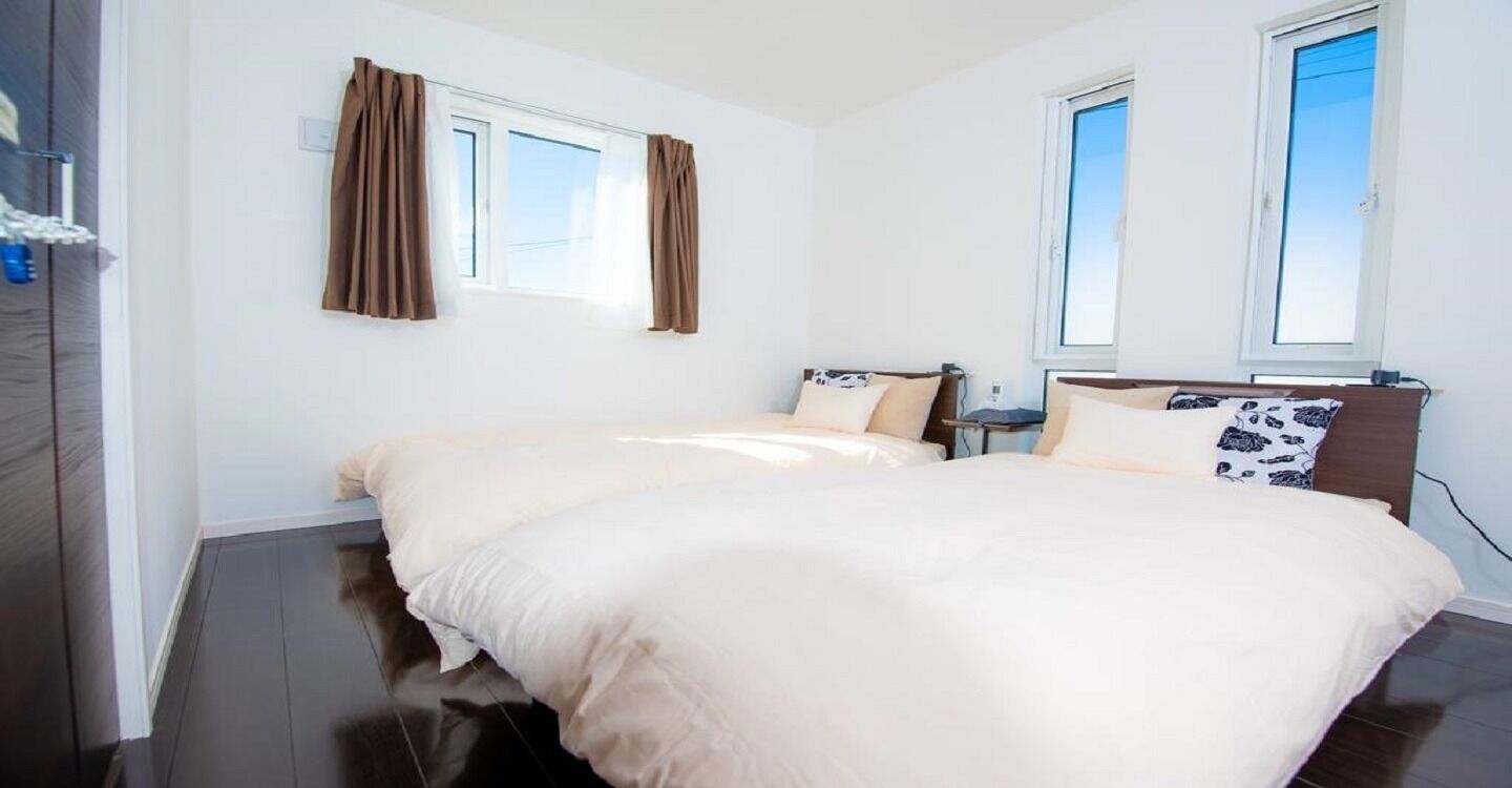 2 chambres, bureau, accès Internet, draps fournis