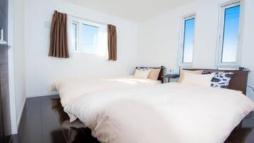 2 habitaciones, escritorio, internet y ropa de cama