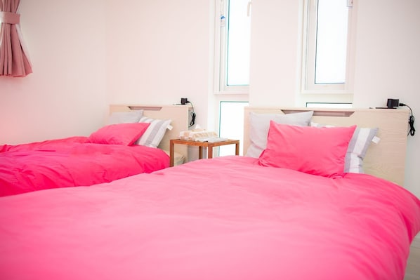 2 bedrooms, desk, free WiFi, bed sheets