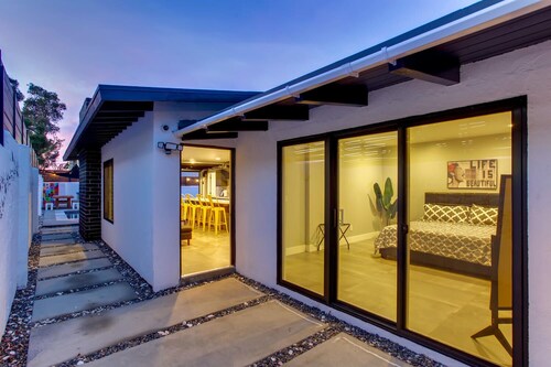 Heart & Soul of San Diego in Old Town. Private heated pool & Jacuzzi NEAR ALL.