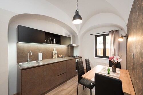 Royal Vega Apartment****