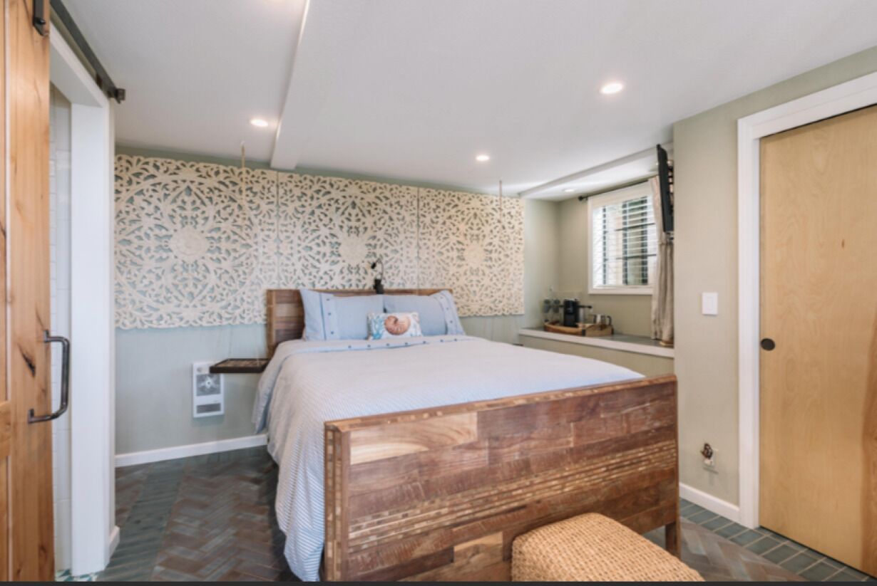 Private Studio , spectacular  Ocean View , bathroom , kitchenette, Very Quiet