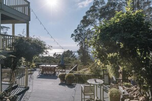 Outdoor dining - Private Studio , spectacular  Ocean View , bathroom , kitchenette, Very Quiet (Half Moon Bay)