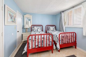 2 slaapkamers, een strijkplank/strijkijzer, gratis wifi, beddengoed