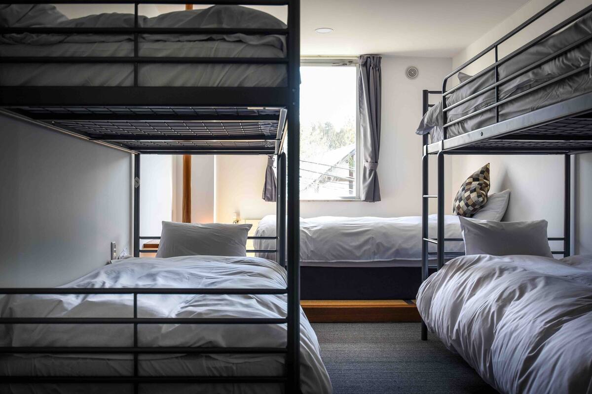 이코노미 공용 도미토리, 남녀공용 도미토리 (Bunk bed and 1 single bed Up To 5 ppl) | 무료 WiFi