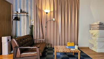 Cottage with Wood deck | 1 bedroom, desk, free WiFi, bed sheets