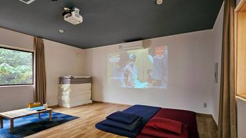 Cottage with Wood deck | 1 bedroom, desk, free WiFi, bed sheets