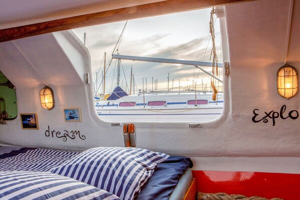 1 bedroom, WiFi, bed sheets