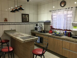 Fridge, microwave, oven, stovetop - Imperial Palm (Parque Res. Imigrantes)