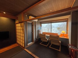 标准四人房, 无烟房 (Japanese Style Room) | 办公桌、免费 WiFi、床单