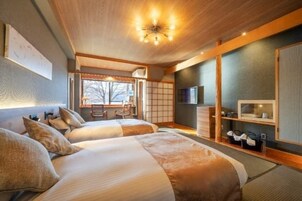 Escritorio, wifi gratis y ropa de cama 