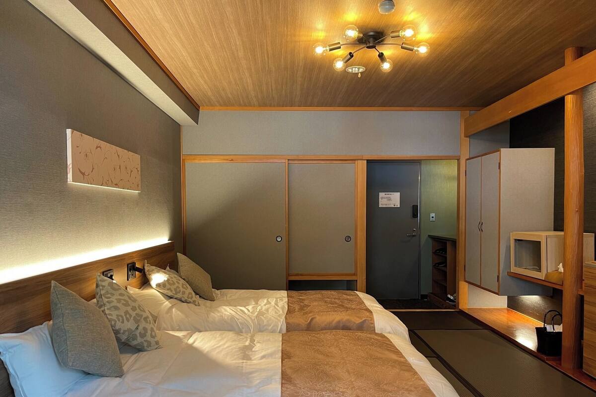 Desk, free WiFi, bed sheets