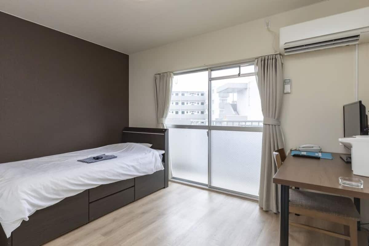 Desk, free WiFi, bed sheets