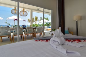 4 bedrooms, in-room safe, iron/ironing board, WiFi - VILLA SERENITY - PRIVATE, LUXURIOUS & OPEN CONCEPT BEACHFRONT VILLA (Bali)