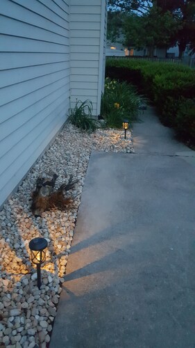 Queen-vuoteet, 55 'TV, WiFi, lähellä Napervillen keskustaa