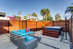 Outdoor spa tub - Heart & Soul of San Diego in Old Town. Private w/heated pool & Jacuzzi NEAR ALL. (San Diego)