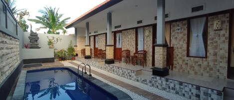 Outdoor pool, pool loungers