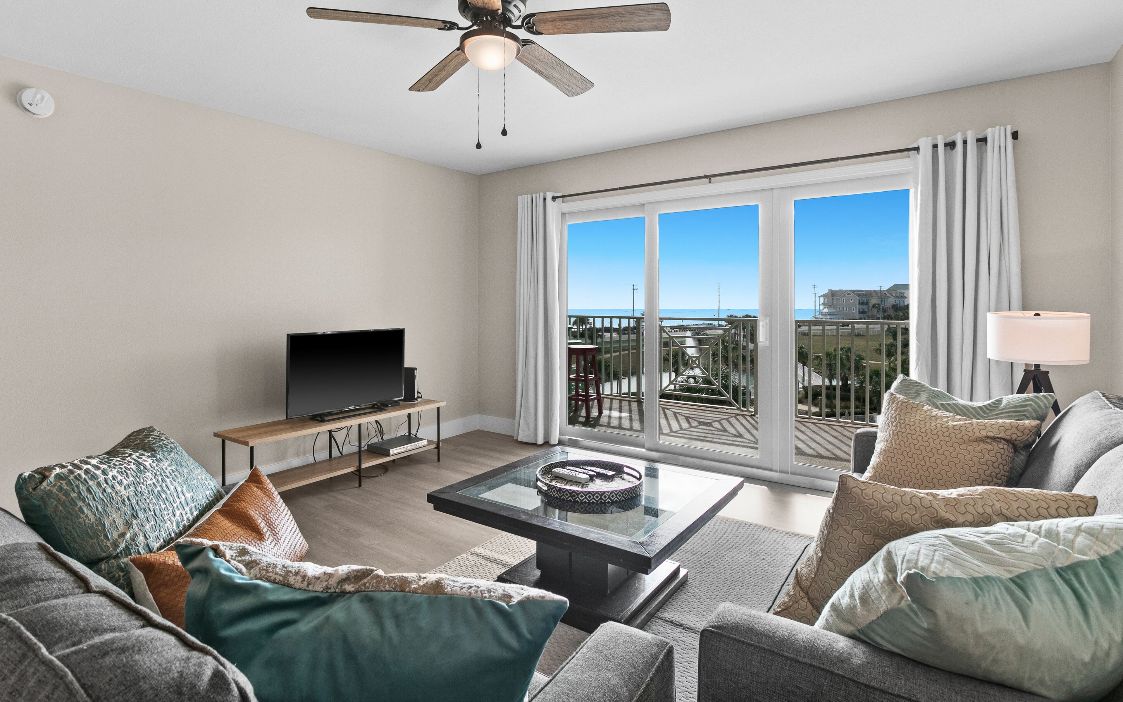 Beautiful coastal condo with Gulf views, shared pool and beach access