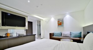 Studio Suite | In-room safe, desk, blackout curtains, soundproofing - Golden Hotel Incheon (Incheon)