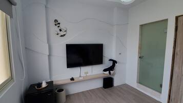 Kahden hengen gallery-huone | Televisio