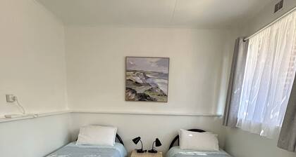 Beachside U1 – 3 B/R, 2 Bath, Pambula Beach