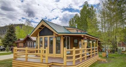 Homey Hideaway Chalet in family friendly Tiger Run, mins from Breckenridge