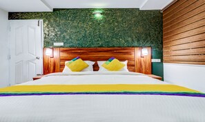 Desk, iron/ironing board, free WiFi, bed sheets - Itsy Hotels Dew Dreams (Aluva)