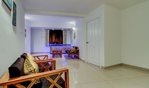 Lobby sitting area - Itsy Hotels Dew Dreams (Aluva)