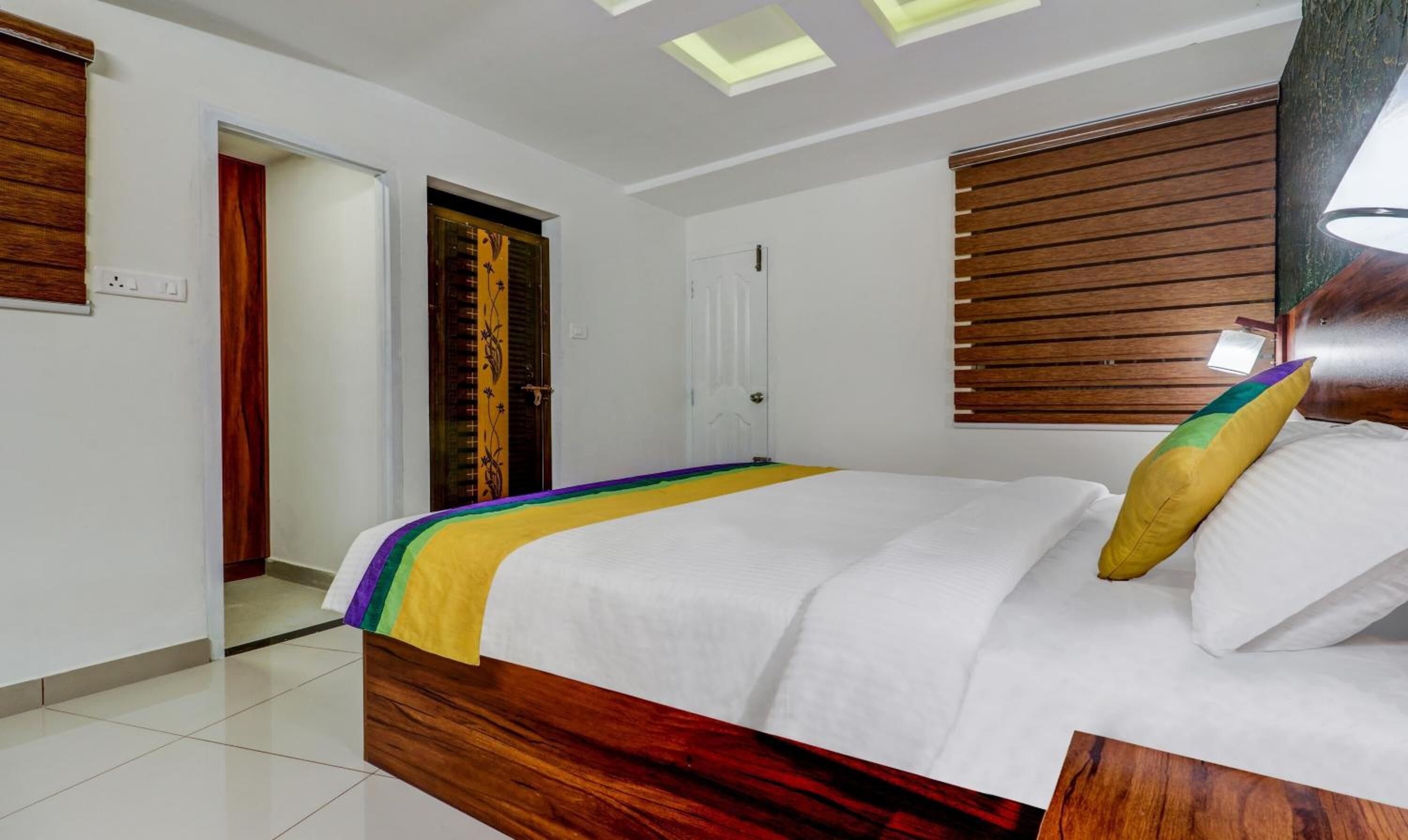 办公桌、熨斗/熨板、免费 WiFi、床单