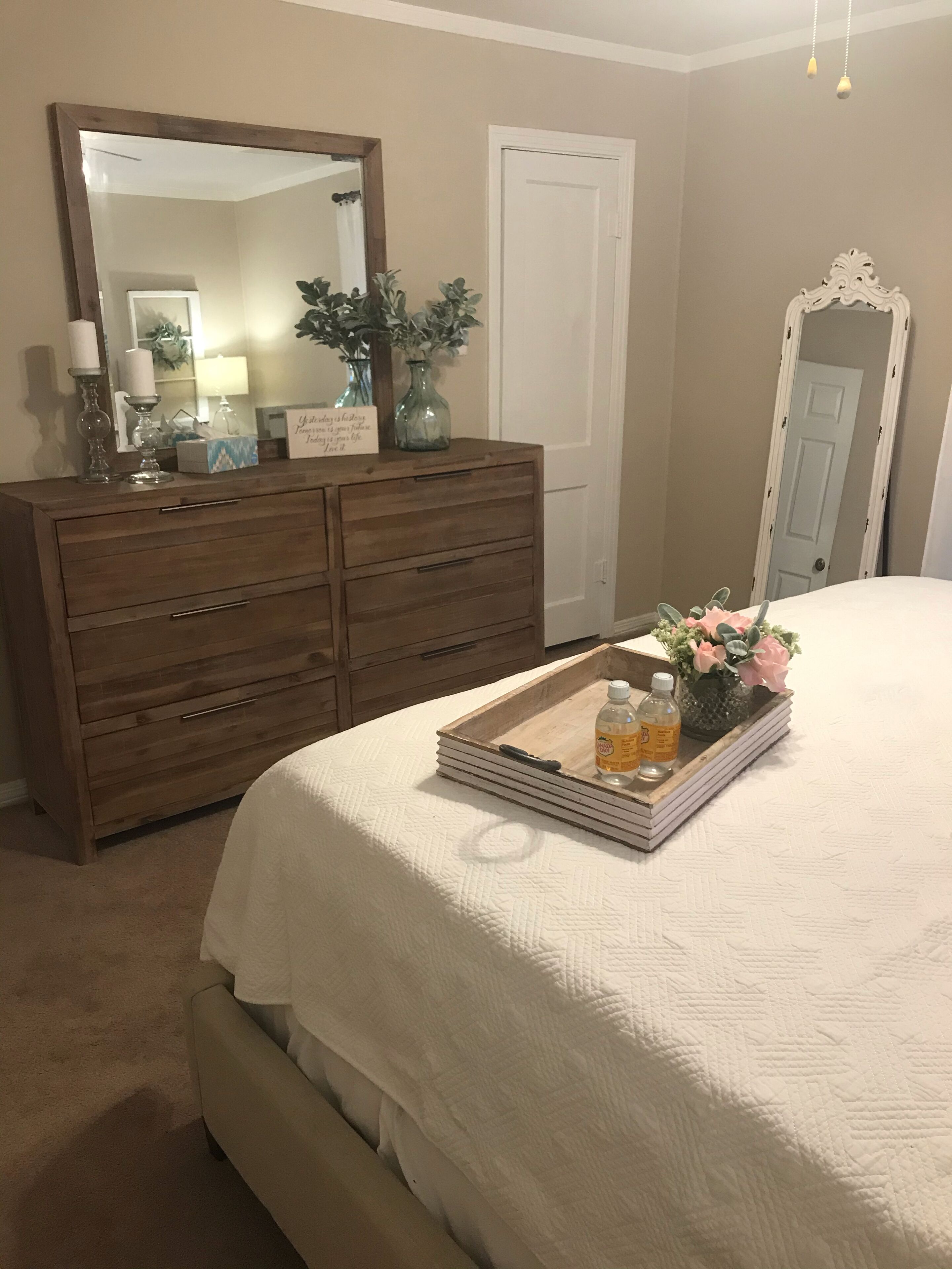 The Rosalee Cozy Cottage farmhouse flair, a true beauty! You want regret! 