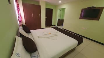 Free WiFi, bed sheets