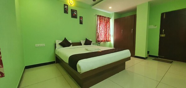 Free WiFi, bed sheets - JR Guest Home (Coimbatore)