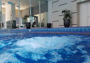 Outdoor pool - KLCC View Suite @ Binjai 8 Premium Soho TC05 (Kuala Lumpur)