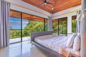 4 Schlafzimmer, Zimmersafe, Bügeleisen/Bügelbrett, WLAN