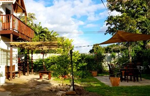 تناول الطعام بالخارج