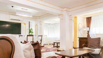 Smart-tv och eldstad