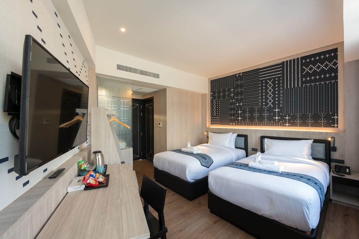 Phòng 2 giường đơn Tiêu chuẩn | Minibar, két bảo mật tại phòng, bàn 