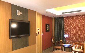 Television - Mapleton Motel (Taichung)