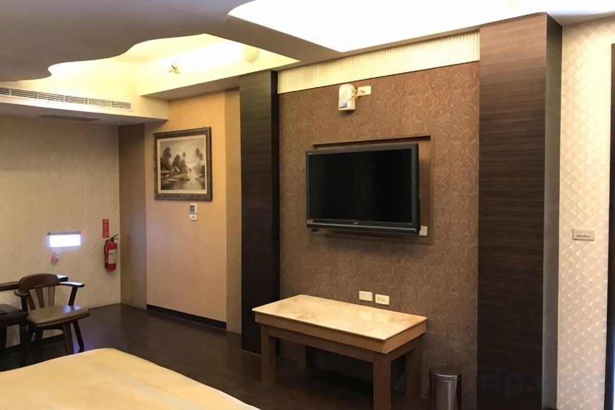 Premium bedding, blackout curtains, free WiFi, bed sheets