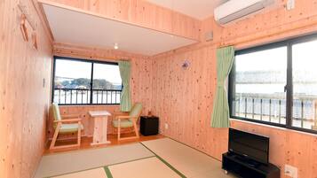 Standard Japanese Style Room | Free WiFi