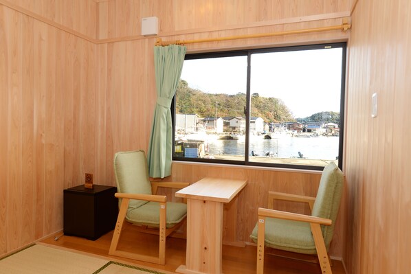 Traditional-Zimmer (Superior, Japanese Style)