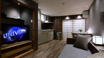 Ikko 8 | Living room