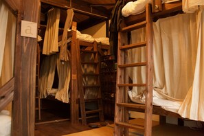 Shared Dormitory, Women only