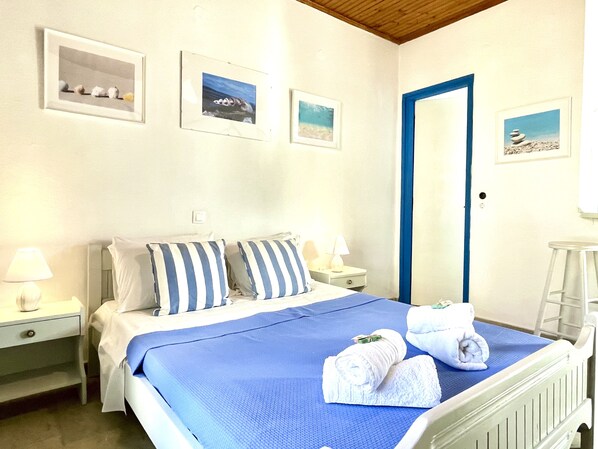 Free WiFi, bed sheets