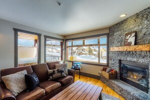 TV, fireplace, video games, DVD player - Renovated, ground floor, ski-in/out condo w/ new private hot tub & shared pool (Big White Mountain)