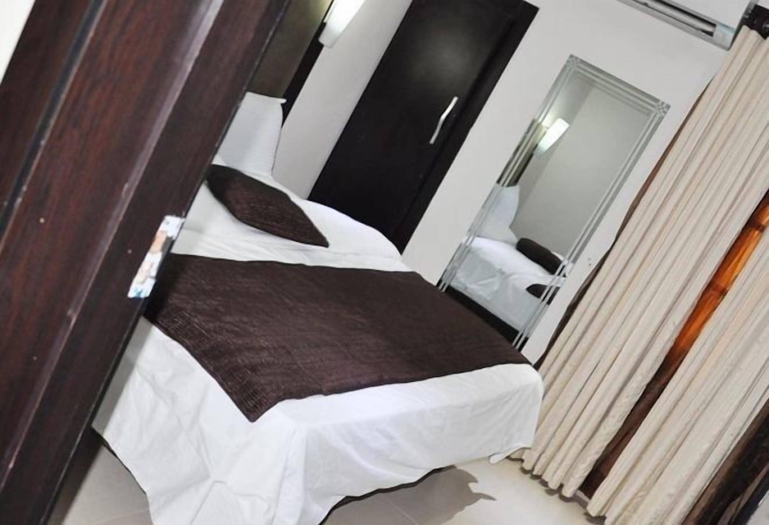 Standard Room | In-room safe, desk, laptop workspace, blackout curtains