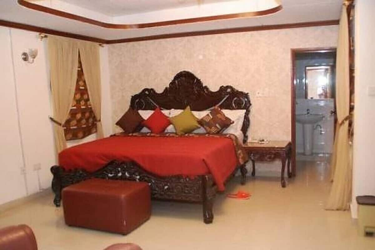 Executive Room | Dihias secara berasingan, dilengkapkan perabot secara berasingan, meja
