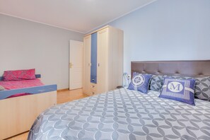 3 quartos, ferros/tábuas de passar roupa, Wi-Fi de cortesia
